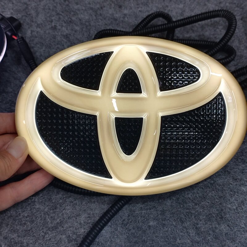 Toyota logo replacement